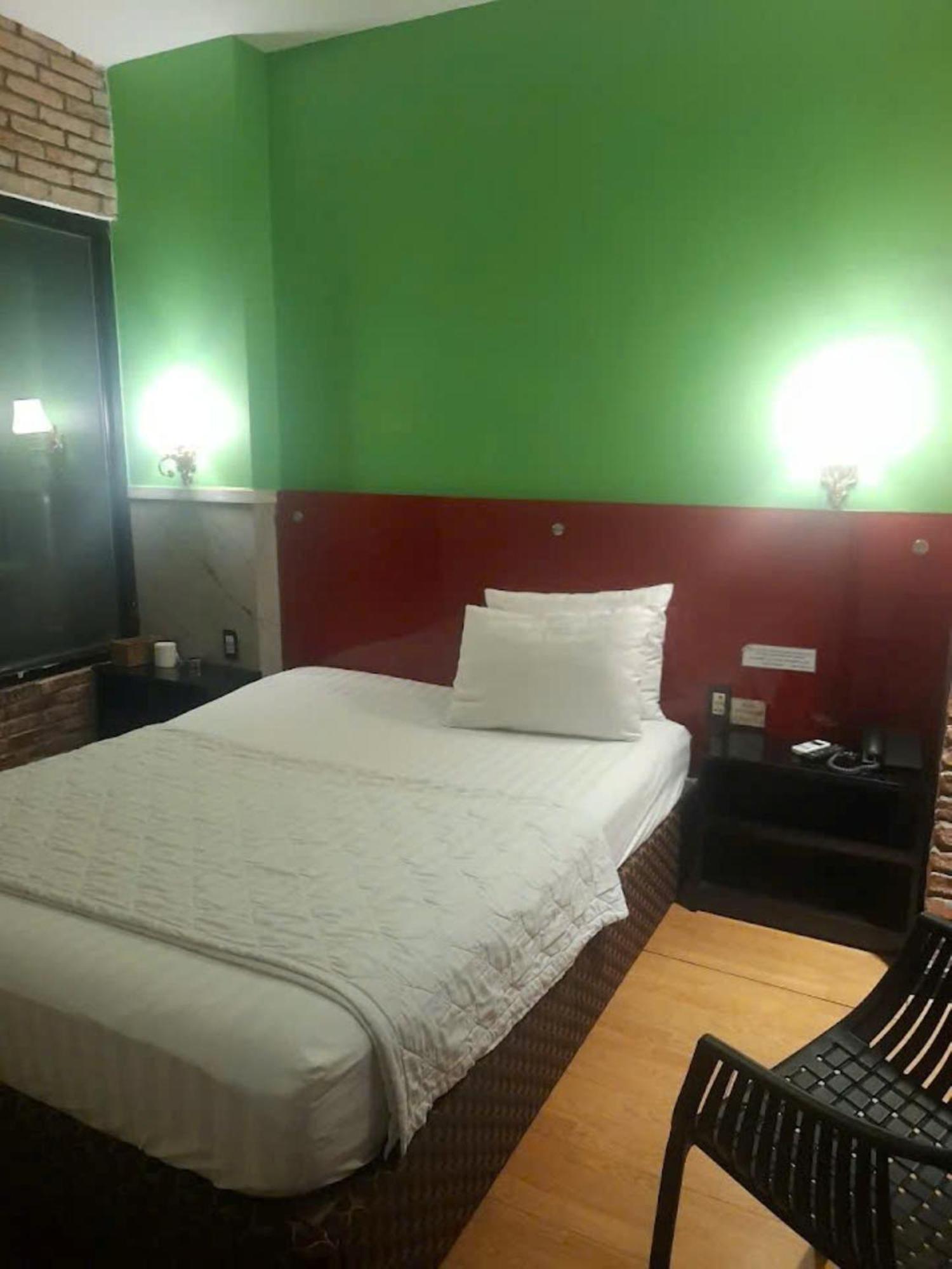 Gia Huyen Hotel Hô Chi Minh-Ville Extérieur photo