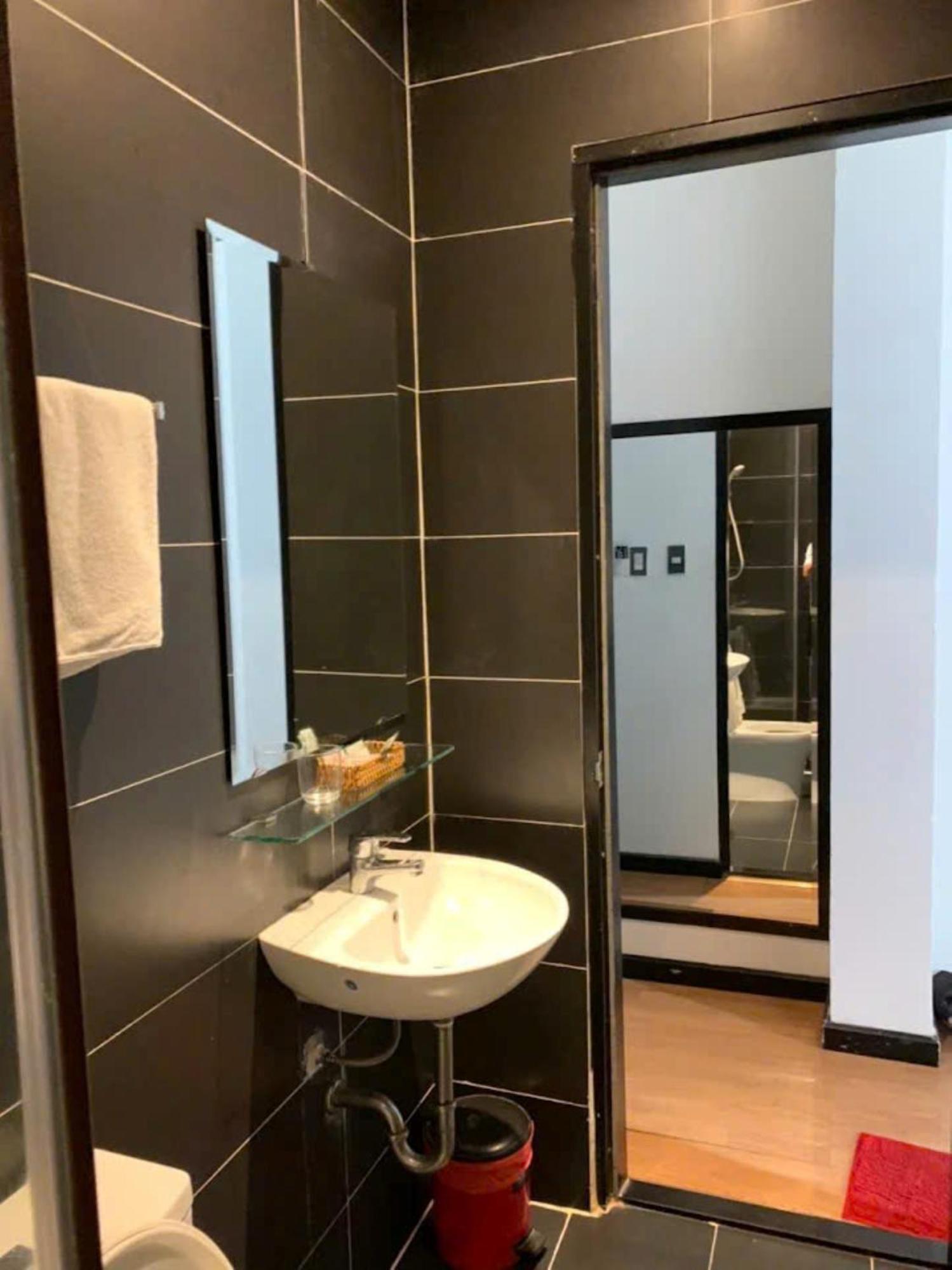 Gia Huyen Hotel Hô Chi Minh-Ville Extérieur photo